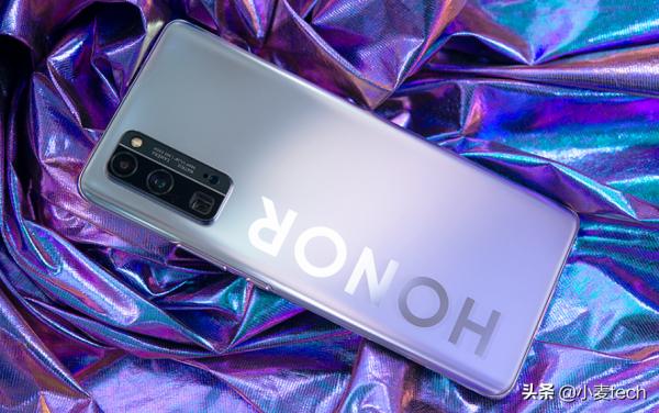 釋出一年半僅降價200元，麒麟990+50倍變焦+40W+3200萬自拍雙攝