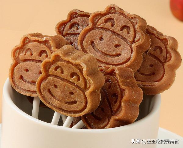 過年買零食，優先選擇這四種，價格便宜又解饞，招待客人倍有面兒