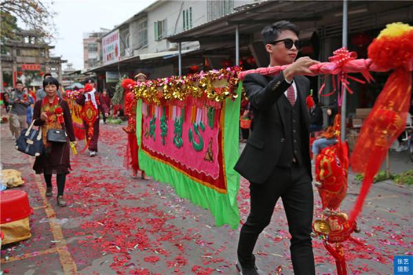 回顧往年潮汕傳統習俗營老爺，帶著神明遊鄉村，盛大場面你見過嗎