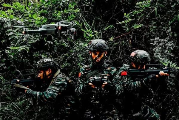 武警部隊的21式作訓服，換上了！看看帥不帥