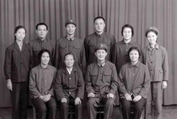 中國唯一“六星上將”洪學智：妻子現百歲高齡，兒子一省長一少將