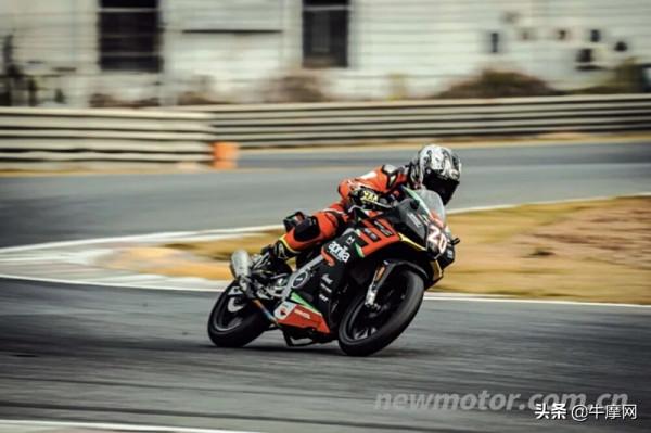 萌新女車手的比賽初體驗 阿普利亞GPR250R統一賽