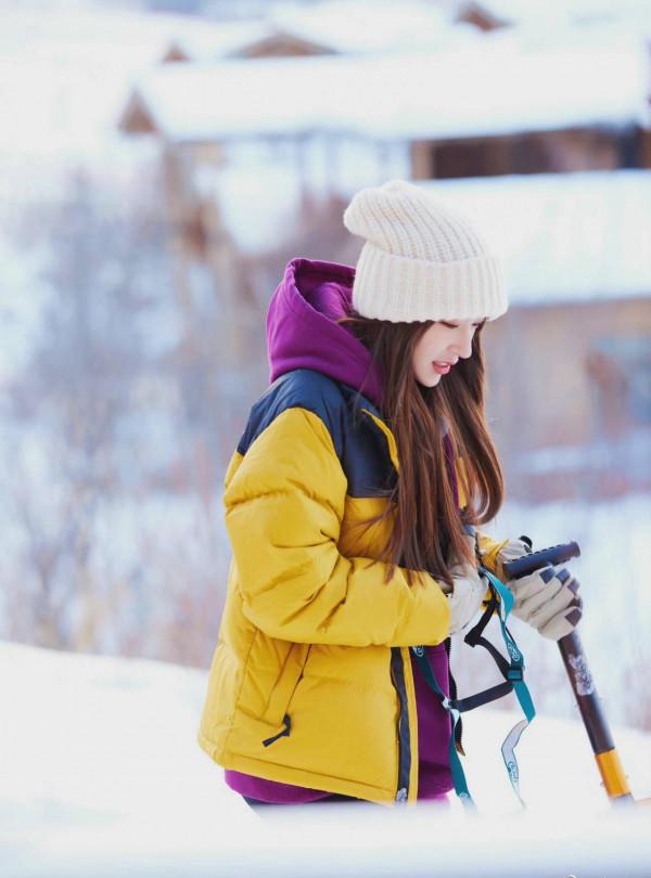 程瀟亮相《雪地裡撒野的朋友們》裝備齊全超可愛