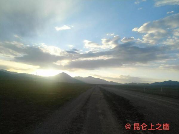 崑崙山的穿越——花石峽、冬給措納湖至香日德