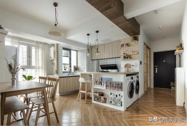 她家不豪華,可還是進門就把我迷住,白牆、原木、少造型,太美了 她家不豪華,可還是進門就把我迷住,白牆、原木、少造型,太美了