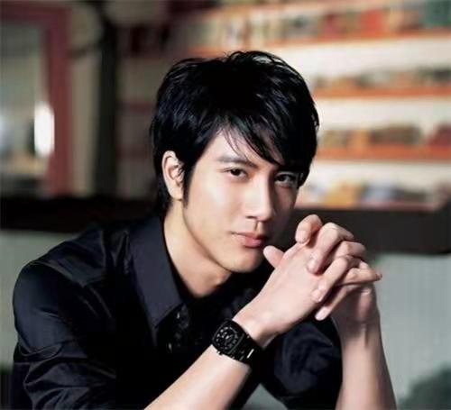 九位一線明星年輕時顏值有多高？個個可以靠臉吃飯