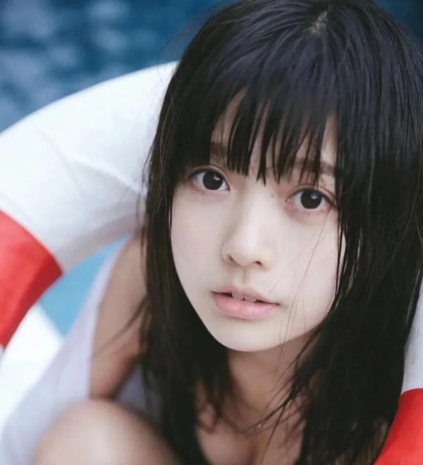 網路紅人：鍾曼菲