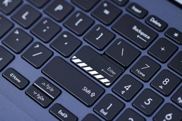 八核銳龍搭OLED好屏 華碩無畏Pro15銳龍版評測 八核銳龍搭OLED好屏 華碩無畏Pro15銳龍版評測