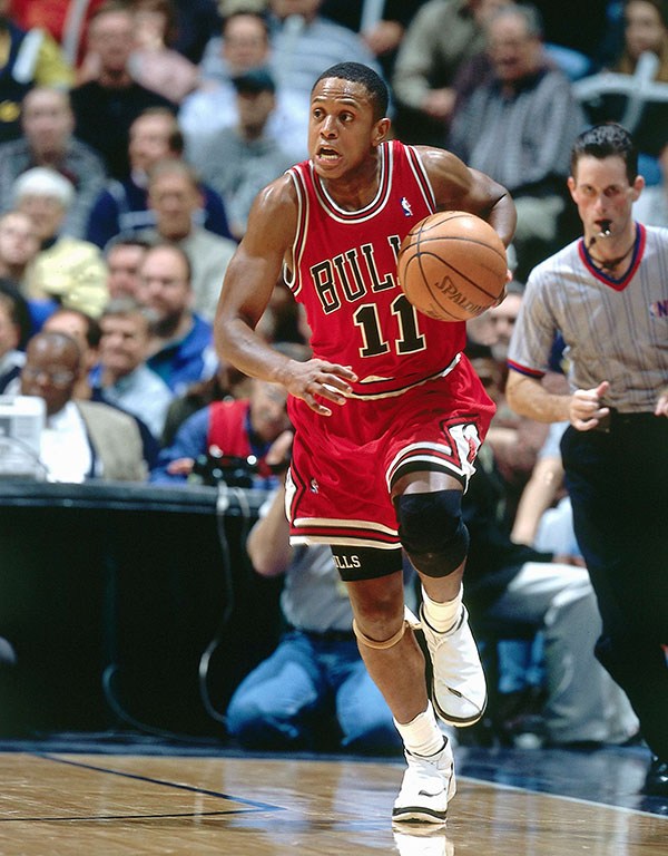 王朝球隊的明星控衛,射術精湛球風穩重,三次奪冠的人生贏家 王朝球隊的明星控衛,射術精湛球風穩重,三次奪冠的人生贏家