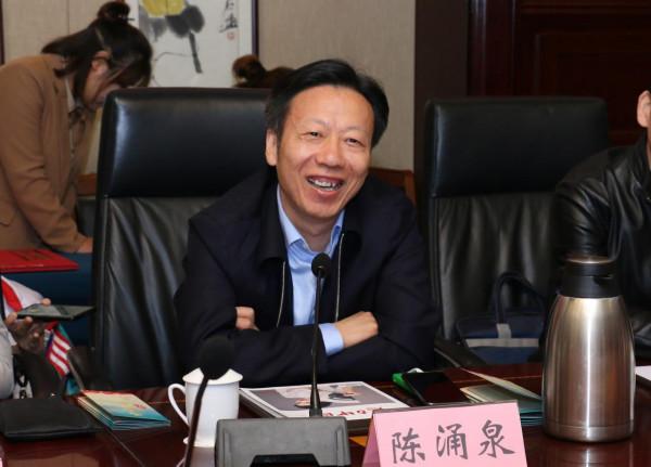 從藝40餘年演了50餘部戲，“做人做事，她都是標杆”