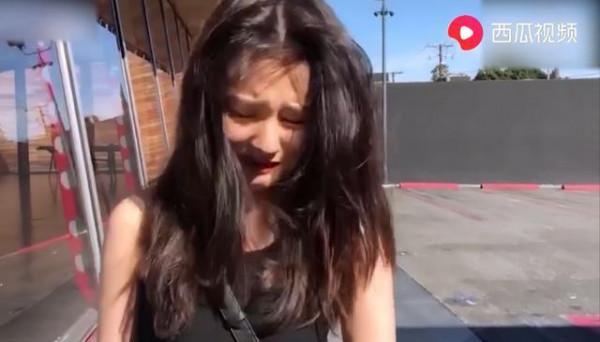 審美畸形！路人偶遇金晨瘦成紙片人，毫無美感，學學歐美多樣性吧