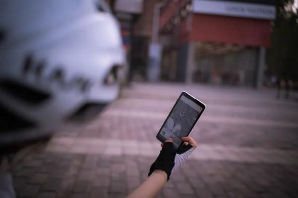 快2022年了，你怎麼還在用黑白屏手機？