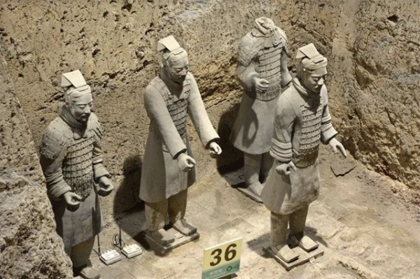 秦始皇陵早被發現，為何遲遲不開挖？02年專家用核磁掃描解開疑惑