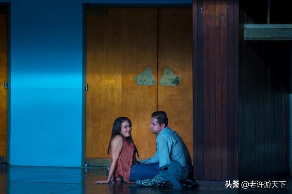 世遺大學城：風格獨特的建築典範，卻成了男歡女愛的浪漫集中營