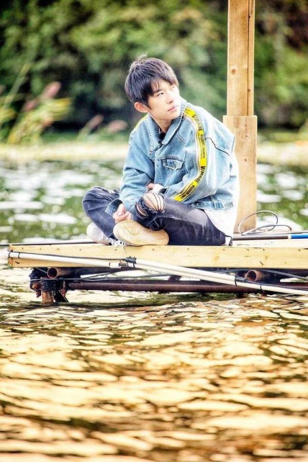 易烊千璽竟然參演了《鐵梨花》，不要說我是最後一個知道的