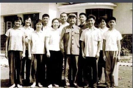 他公然頂撞蔣介石，打敗林彪10幾萬大軍，1955年被授封為開國上將