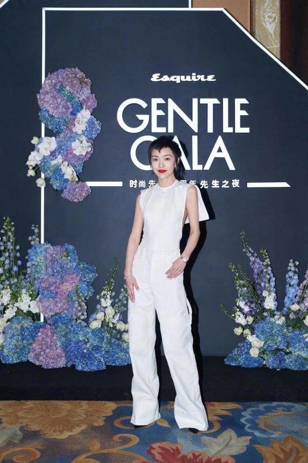 郭采潔活動照片，已經瘦成了排骨