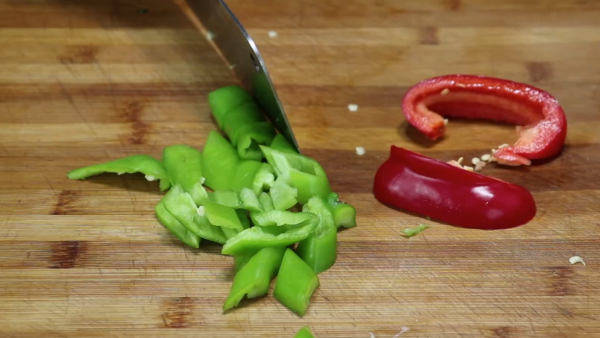 1根火腿腸，1個土豆，我家一週做5次，開胃下飯，上桌就搶光