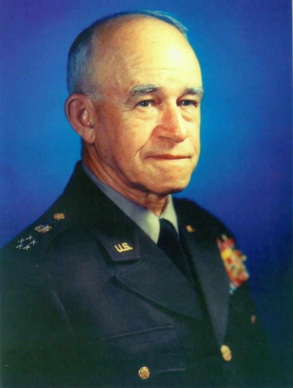 美國曆史上最後一位五星上將，因敢於挑戰麥克阿瑟而出名