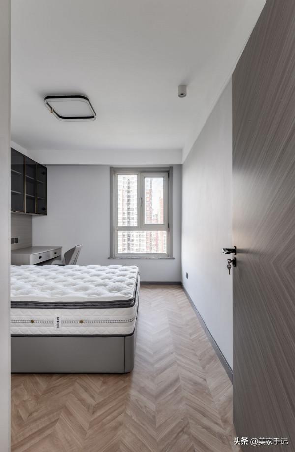 她家138㎡大宅，一進門玄關就把我迷住，客廳設計太棒了！曬一曬