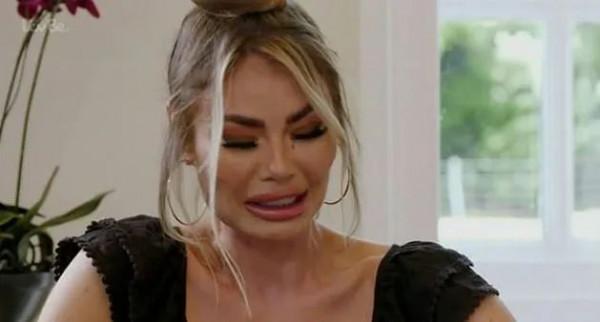 英國名媛秀女兒翻車！遺傳失敗，胖成布丁