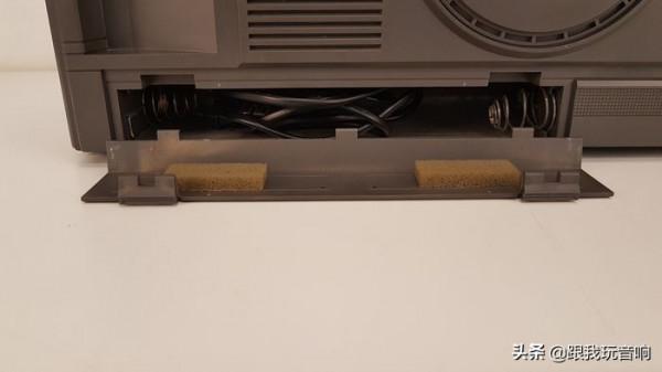 80年代飛利浦推出的D8444立體聲收音機、盒式錄音機Boombox音響 80年代飛利浦推出的D8444立體聲收音機、盒式錄音機Boombox音響