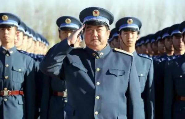 “天下第一兵”程志強:受1700多位元首檢閱,結婚卻讓妹妹當新郎 “天下第一兵”程志強:受1700多位元首檢閱,結婚卻讓妹妹當新郎