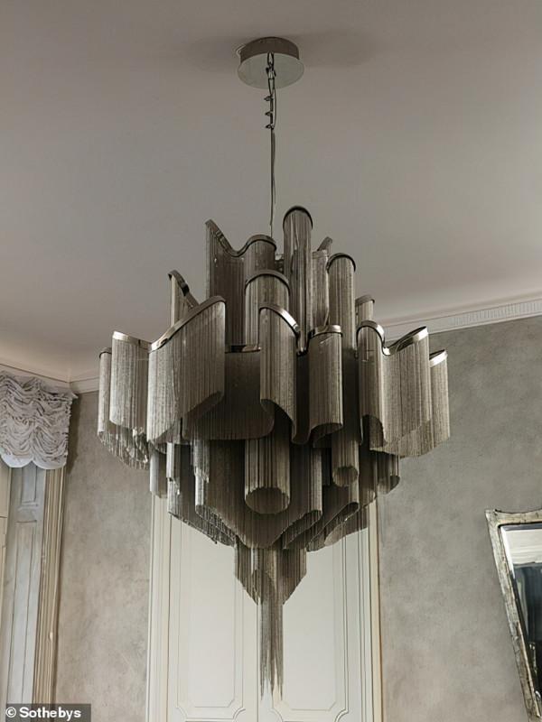 老佛爺遺產開始拍賣!外國買家瘋狂飆價,第一場就賣掉近億 老佛爺遺產開始拍賣!外國買家瘋狂飆價,第一場就賣掉近億