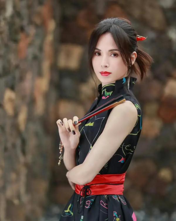 李若彤高畫質圖片，穿中國風服裝，演繹精緻唯美