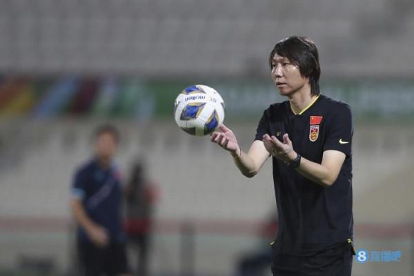 記者：李鐵在過去一段時間內揹負很大的壓力，氣色不是太好