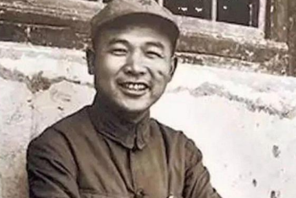 紅軍團長下鄉務農8年,直到主席派人將其接走,村民才知真面目 紅軍團長下鄉務農8年,直到主席派人將其接走,村民才知真面目