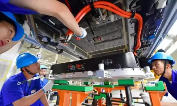 新能源汽車碰撞後更容易起火嗎？底盤是否需要格外注意？