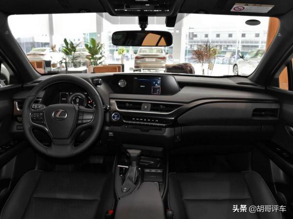 原裝進口代步SUV，小巧方便日系混動低油耗，帶你看雷克薩斯UX