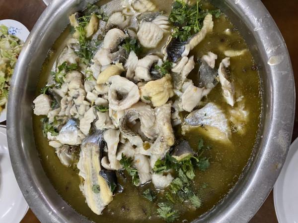 我在喀麥隆釣個魚玩