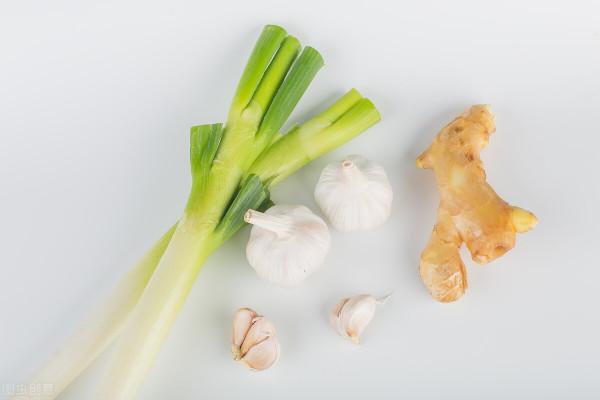 2款肘子的保姆級做法，光看著就流口水，過年上桌搶光