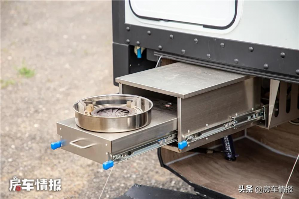 出廠14度電的霍夫勒房車，6人長途旅行可勁玩，外觀比越野車還猛