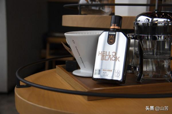 有酒、有故事的HELLO BLACK,被年輕人們捧上天了 有酒、有故事的HELLO BLACK,被年輕人們捧上天了