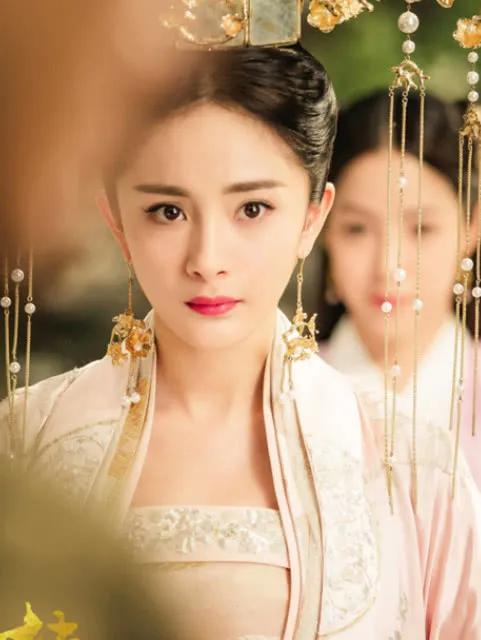 這個女人又重新整理了我對她古裝美貌的認知