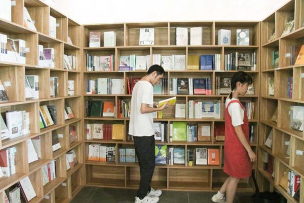 閱讀+兒童遊玩+野餐+300°湖景!丹灶又一網紅書屋試業 閱讀+兒童遊玩+野餐+300°湖景!丹灶又一網紅書屋試業