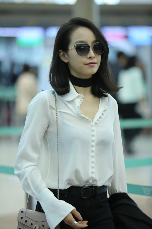 宋茜紅毯上班與機場私圖，你更喜歡哪個狀態下的她