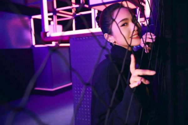 楊丞琳閃光的樂隊新造型