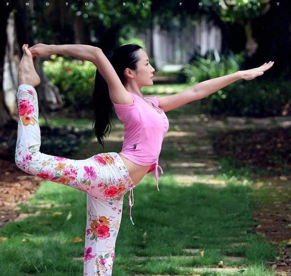 瑜伽練的是動作，修的是內心，高難度動作讓人有巨大成就感