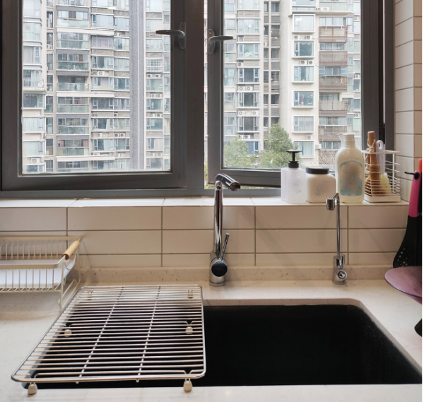 5㎡的小廚房太狹窄了！別擔心，照這樣裝面積增加一倍