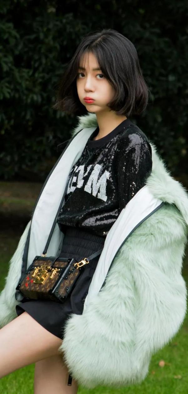 有喜歡李溪芮的嗎?挺漂亮的,就是不愛笑 有喜歡李溪芮的嗎?挺漂亮的,就是不愛笑