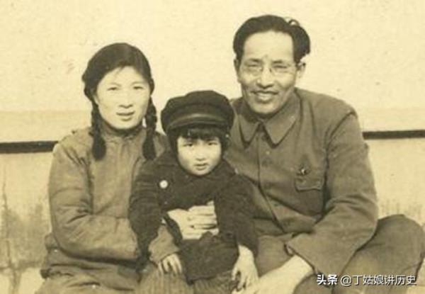 朱瑞犧牲後:妻不改嫁,為年邁的婆婆養老送終,兩個女兒繼承父業 朱瑞犧牲後:妻不改嫁,為年邁的婆婆養老送終,兩個女兒繼承父業