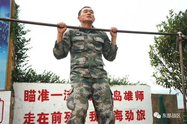 他當兵第二年榮立三等功，這次又連奪3塊金牌