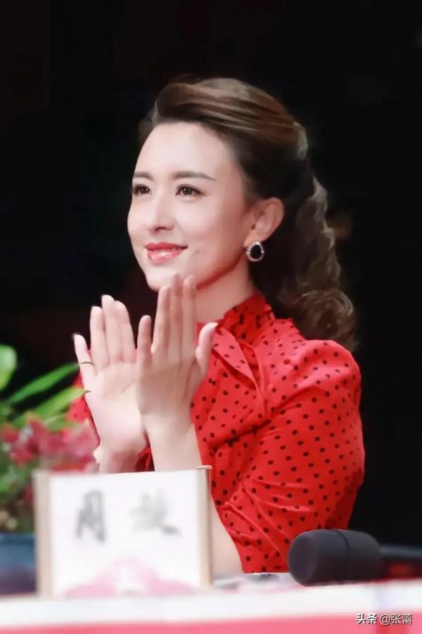 央視主持女神張蕾