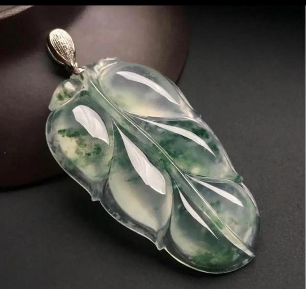 翡翠的天敵——涼水石，翡翠的金牌替身，各方面都太像了