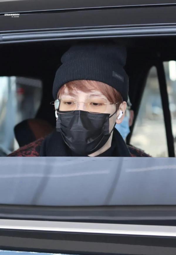 王嘉爾今日飯拍 超級奶乎