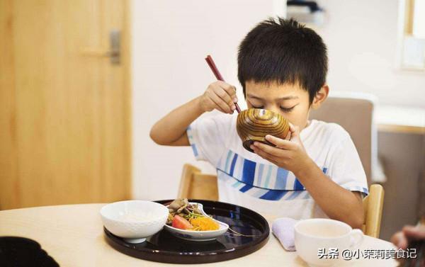 年夜飯，吃飯的6個&OpenCurlyDoubleQuote;禁忌&rdquo;要牢記，尊重老傳統，新年添福添吉祥